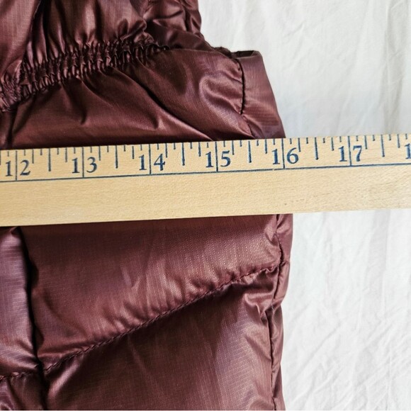 Prana Vest Women’s Size XS Wine Full Zip Snap Down Puffer Pockets 124977 EUC - Picture 7 of 9